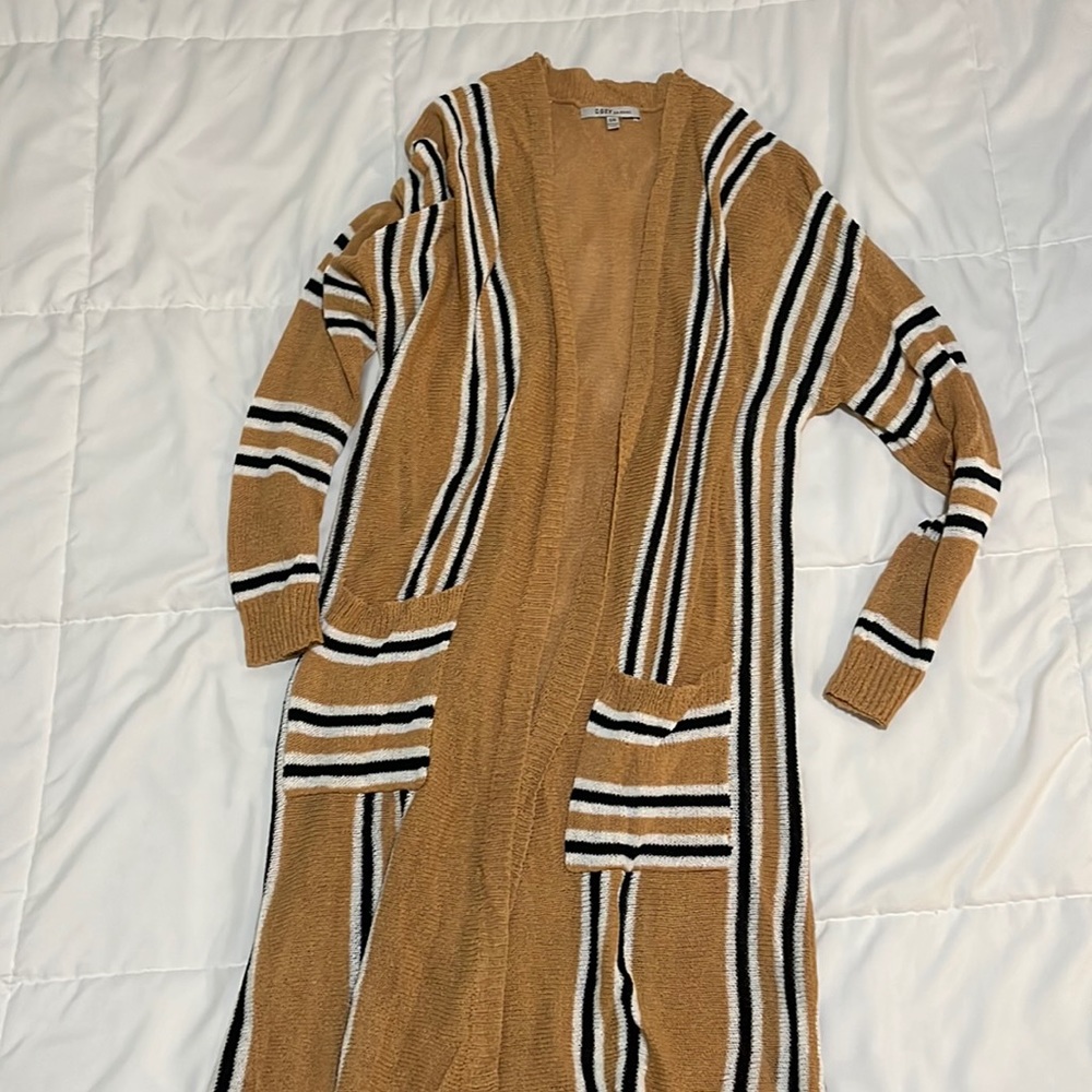 Lovely Patterned lightweight Cardigan - mustard/camel,  black, and white